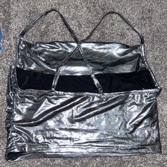 Silver metallic crop tank top - Picture 2 of 2